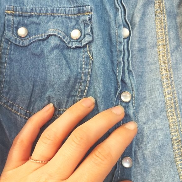 Chambray Top - Picture 3 of 5